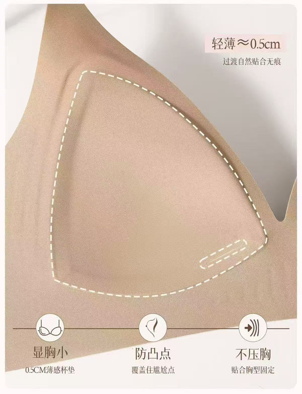 Lace, slightly gathered undergarment